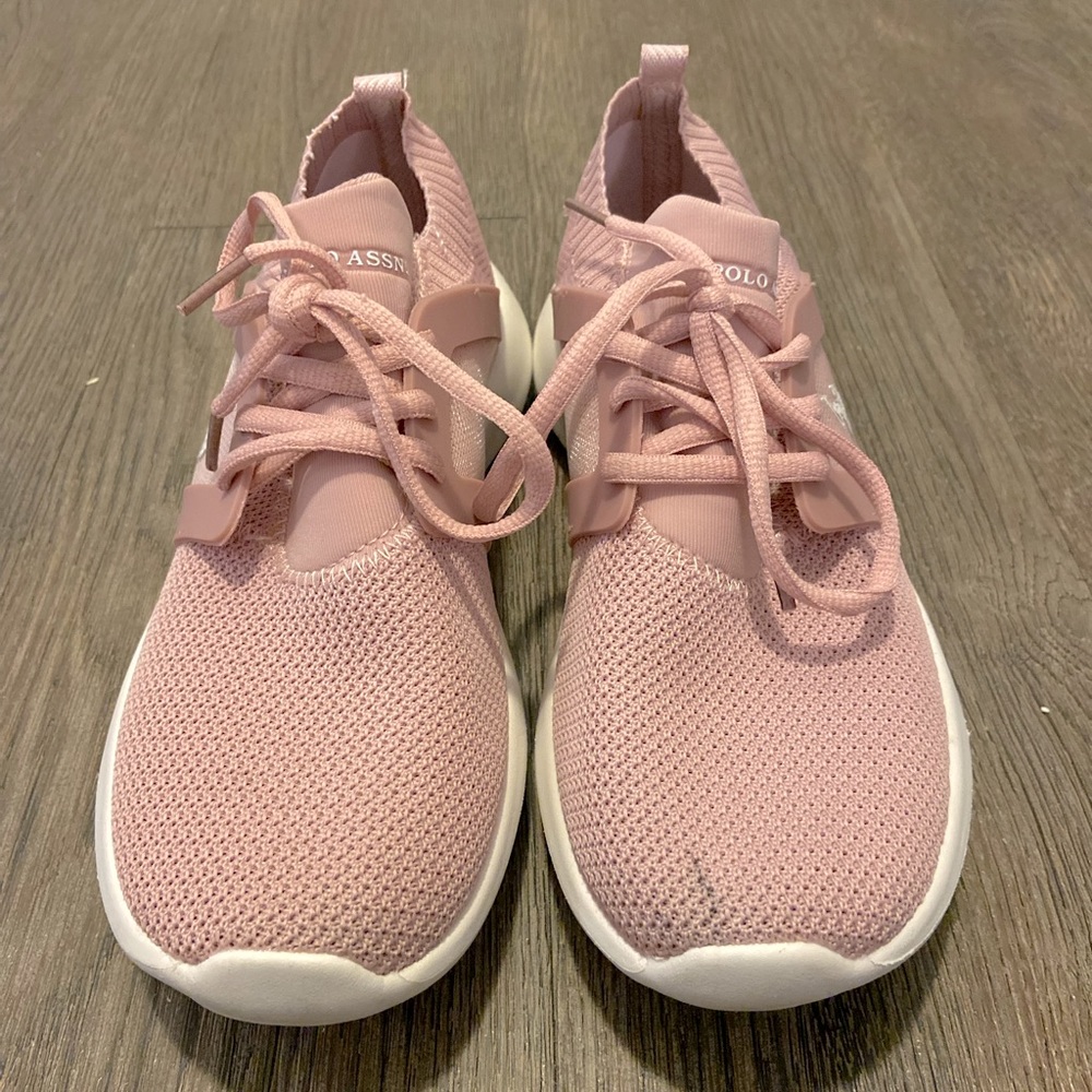 Light pink sneaker